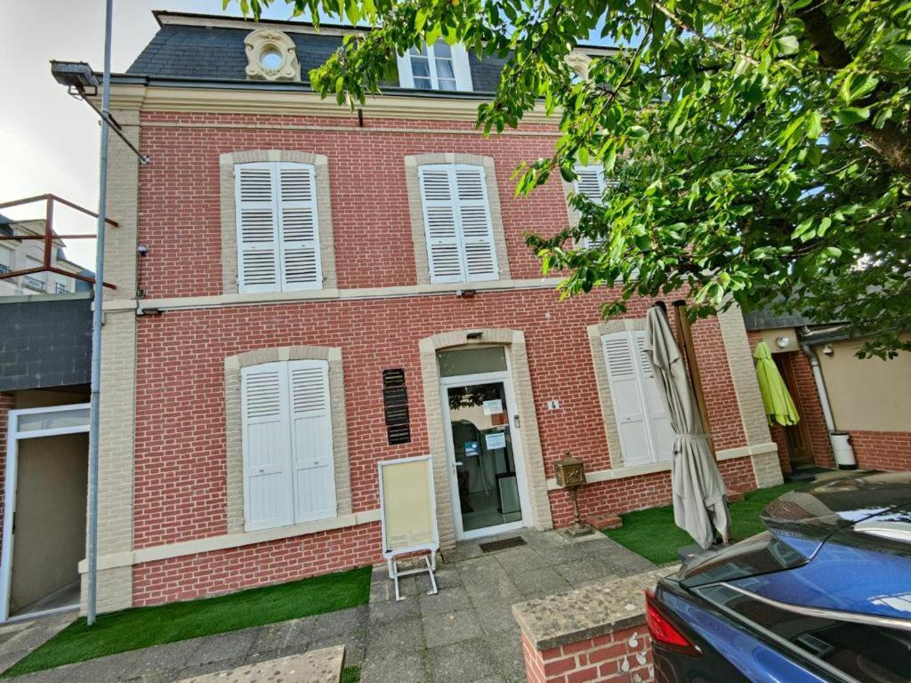 Appartement En Residence Gisors Kültér fotó